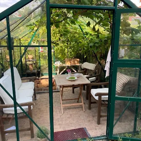 Townhouse With Garden And Free Parking * オーデンセ