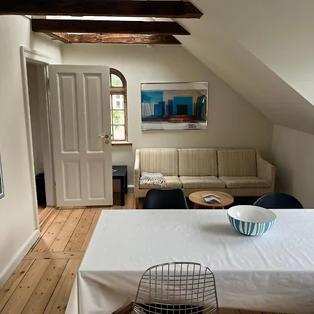 Townhouse With Garden And Free Parking