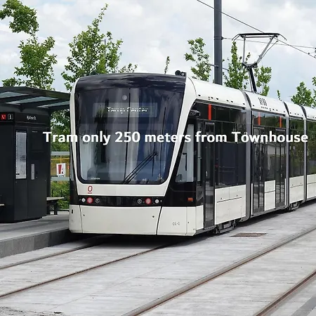 アパート Townhouse With Garden And Free Parking オーデンセ