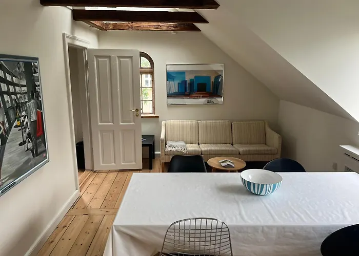 Townhouse With Garden And Free Parking