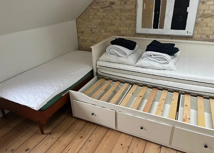 Townhouse With Garden And Free Parking * Odense